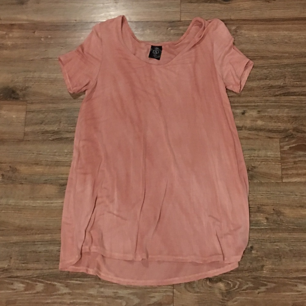 Agnes and Dora Everyday Tee